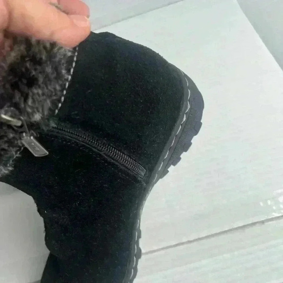 Khombu Lindsey Ladies' All Weather Black Suede Top Faux Fur Boots Size 7m - Picture 5 of 8